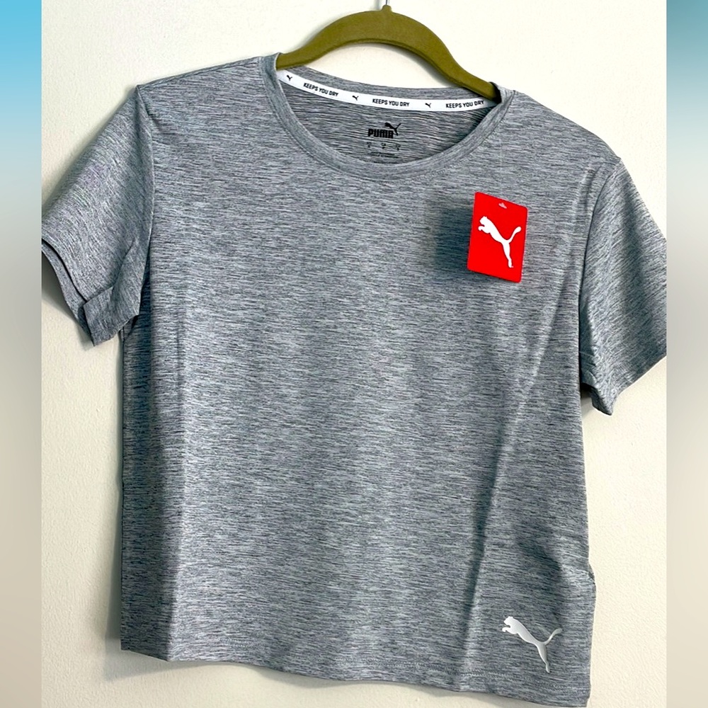 Cropped Puma workout tshirt- size small